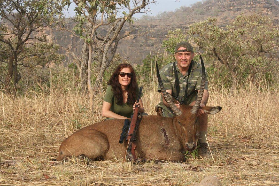 Hunting in Centre: Peri-urban landscapes, guinea fowl and rodents, Mossi rural memory, informal hunter groups, and weak enforcement structures