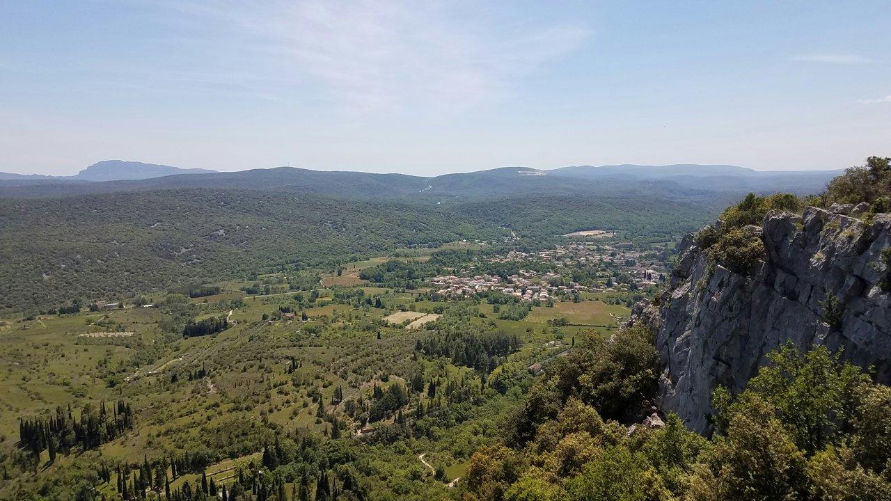 Chasse en BEAUJOLAIS: Géographie vallonnée, démographie des chasseurs, types de chasse et gibier régional