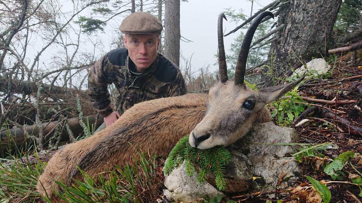 Jagd im Gebiet Baden: Rechtliche Grundlagen, Naturräume, Tierbestand, Jagdtermine, Eigenheiten, Jägerschaft, Jagdverbände, Bräuche, interessante Details