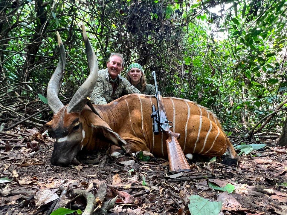 Hunting in South-West Cameroon: Coastal Mountains, Cross-Border Forests, and the Living Echoes of Tradition in a Region of Biodiversity and Complexity