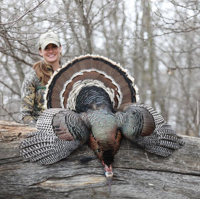 Nikki Boxler – Female Hunting Influencer & Outdoor Content Creator | Whitetail, Turkey & Big Game Hunts in NY