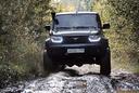 UAZ "Patriot" er et terrængående terrængående køretøj på alle hjul til drift på veje i alle kategorier såvel som over ujævnt terræn. Det er IV-generationen af ​​terrængående køretøjer GAZ / UAZ, er en ombygget modifikation af UAZ-3162-modellen og "efterfølgeren" af UAZ-469 (3151)-modellen - er blevet masseproduceret af Ulyanovsk Automobile Plant siden august 2005. Bilen er udstyret med et femdørs karrosseri i metal og er designet til drift på veje i alle kategorier såvel som i landdistrikter. Tidligere år blev den produceret under sit eget navn "Simbir".