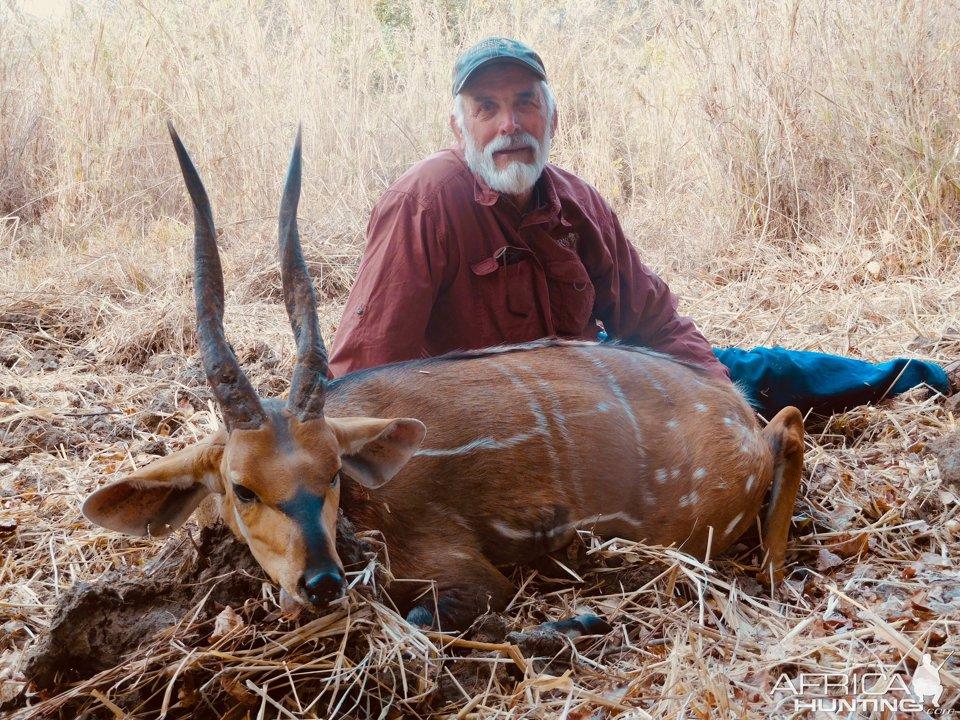 Hunting in Centre-West Burkina Faso: Seasonal bush hunting, small game species, traditional Mossi-Gourounsi hunting groups, shared meat customs, and informal regulation