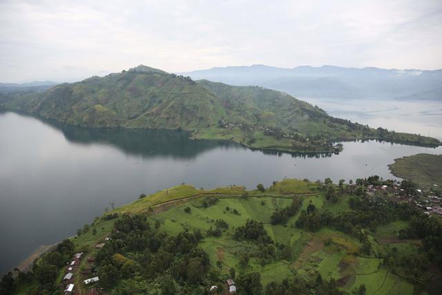Hunting in Ituri: Rainforest Terrain, Indigenous Hunting Traditions, and Wildlife Richness