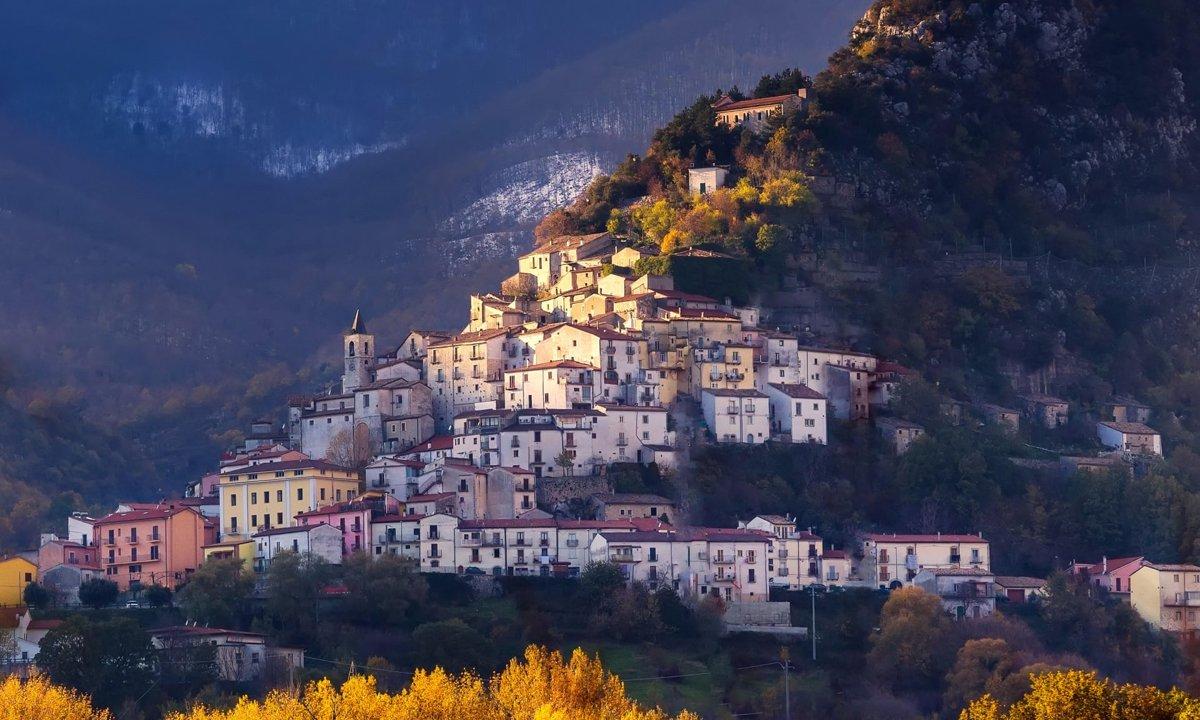 Hunting in MOLISE:  Clubs, Laws and Legislation, Communities and Demographics.