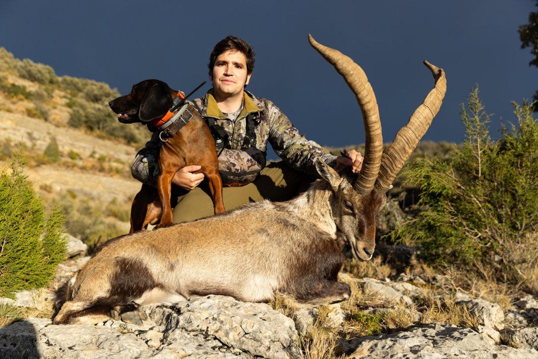 Jagd in Oberaargau (Kanton Bern), Schweiz: Landschaftscharakter, Bewohner, Jagdpraxis, Wildvorkommen, Jahreszeiten, Organisationen, Gesetze und Traditionen
