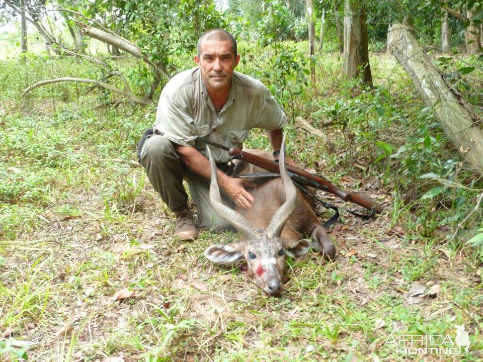 Hunting in Estuaire Province, Gabon: Clubs and Seasons, Laws and Legislation, Demographic Aspects and Communities in Gabon