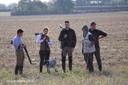 Suite à l’invitation de l’ADJC 79, pas moins de 22 jeunes chasseurs se sont réunis sur l’ACCA de Chenay (79) pour cette matinée de chasse anticipée à la caille des blés.

La caille des blés étant une espèce migratrice, les individus sont de passage en cette période. Pourtant, nous sommes accueillis sur un superbe territoire, représentant un biotopes très propice à la présence de cette espèce. 
Trois cailles des blés ont pu être levés. Cependant, les températures élevées n’étaient pas favorables pour nos chiens malgré des quêtes très appliqués.

Nos compagnons 🐶 auront tout de même pu prendre connaissances de plusieurs autres gibiers comme des lièvres et des perdreaux. 

Merci à l’ACCA de Chenay pour son accueil et pour le repas qu’ils nous ont servi.
Nous remercions également l’ADJC 79 pour l’invitation de cette belle journée. ☀️