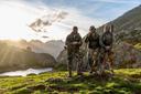 🇺🇸 A Russian, and two Spanish hunter in the mountains? What could go wrong? Missing the Pyrenees and these two guys! 🇨🇦
~
~
🇪🇸 ¿Un ruso y dos españoles cazando en l