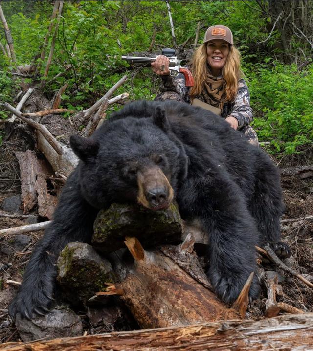 Jana Waller Bair: Bowhunter, TV Host, Conservationist — A Leading Female Voice in Big Game Hunting