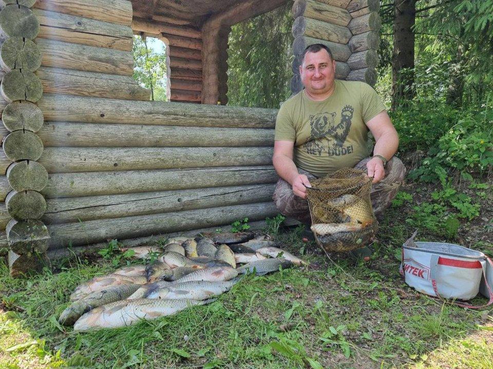 Yuri Rakel sends greetings to everyone from the hunting grounds of Belarus👋
