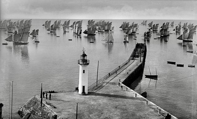 Oyster hunting and sorting in 19th-century France was an essential maritime and culinary practice that reflected both the country’s deep gastronomic traditions and the evolving dynamics of coastal economies.
