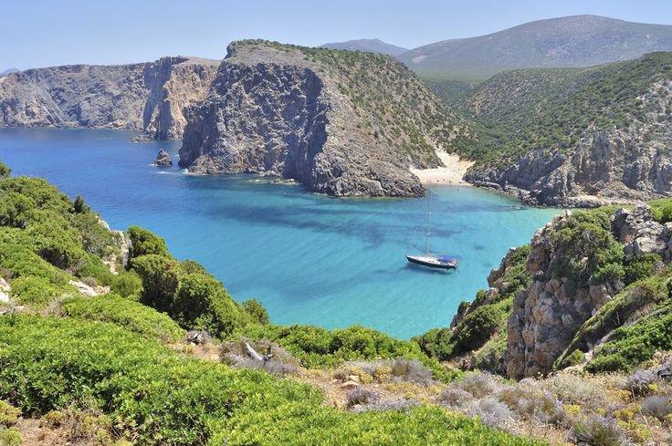 Hunting in Sardinia:  Clubs, Laws and Legislation, Communities and Demographics.