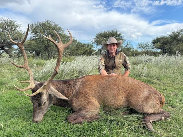 Jagd im Glâne (Kanton Freiburg), Schweiz: Landschaftsmerkmale, Jagdarten, Wildbestände, Abschusszeiten, Interessengruppen, Regelungen und Traditionen