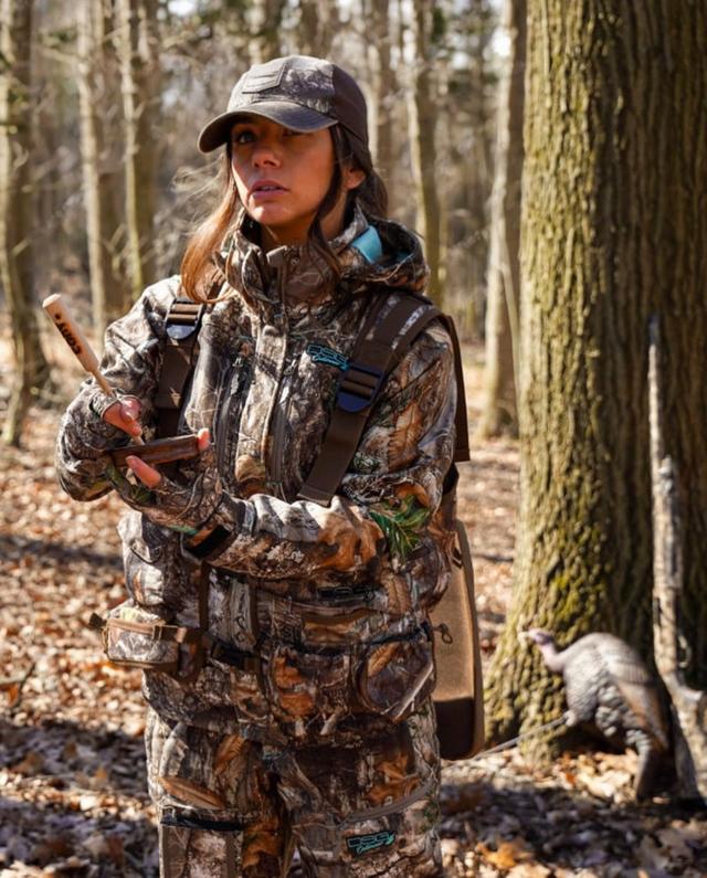 Jenn Danella — star of women's hunting and game cooking: history, weapons, and best trophies