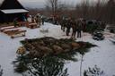 В Германии всё большую популярность приобретает охота. В стране сейчас 397 тысяч обладателей охотничьей лицензии – на 60 тысяч больше, чем 20 лет назад. Число охотников заметно увеличилось в период пандемии, когда многие другие развлечения оказались недоступны:

– Ковид определённо вернул нас к природе, ведь в итоге нам больше и пойти стало некуда. А потом – мне важно знать, откуда взялось мясо, которое я ем. Я сознательно ограничиваю себя в еде, но, знаю, откуда она, не ем, что попало.

По данным опросов, на которые ссылается Немецкая охотничья ассоциация, в последние годы отношение к охоте в Германии заметно улучшилось. Говорит Анна Мартинсон, представитель ассоциации:

– Большинство людей, обращаясь за лицензией на охоту, говорят, что интересуются природой в тех местах, где живут, и хотят защищать её. Так что одна из важных причин – охрана природы, а другая – любовь к мясу, из которого готовят много разных блюд.

Среди европейских стран по числу охотничьих лицензий на душу населения лидирует Бельгия. Швейцария занимает в этом списке пятое место, Германия – девятое, а Австрия – 22-е.