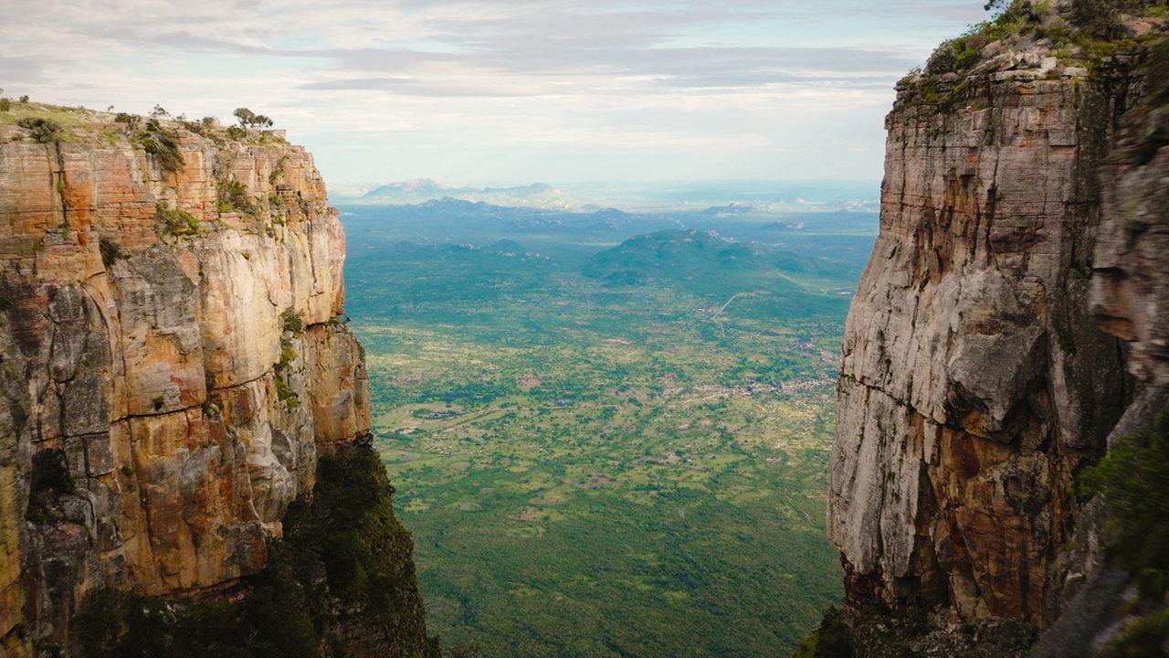 Hunting in Namibe, Angola: Natural Features, Wildlife, Regulations, Hunting Periods, Traditions, Interesting Facts and Clubs 