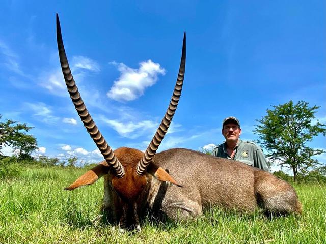 Karamoja <strong>Hunting</strong> in Abim Uganda: Desert Buffalo, Oryx & Traditional Karimojong Warrior <strong>Hunting</strong> Techniques