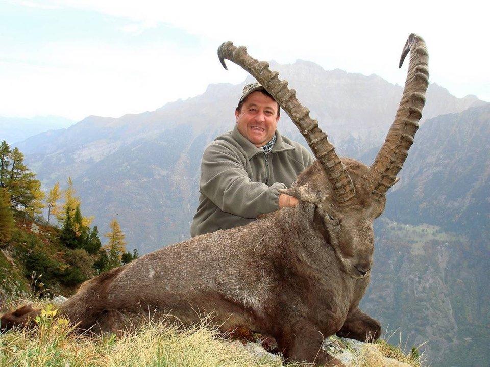 Jagd im Bezirk Laufen (Kanton Basel-Landschaft), Schweiz: Merkmale, Jagdstrategien, Wildarten, Jagdsaisons, Clubs, Vorschriften und Jagdtraditionen