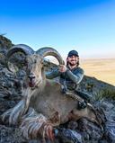 Chris Bee — professional bow hunter and blogger: trophy hunting, shooting, and the best videos about bowhunting

Chris Bee is a well-known American archer, bow hunter, Yo