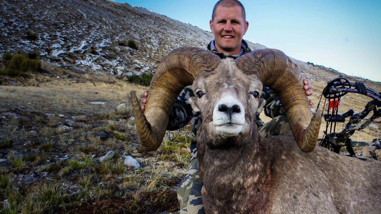 Die Jagd im Bezirk Steyr Land: Jagdgemeinschaft, Jagdverbände, Tierbestände, Kalender, Praxis, Vorschriften, Gegebenheiten, Bräuche, Details          