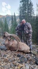 They say about 🇰🇿 Kazakhstan that it is a unique country for hunting.

ℹ️ Here you can get a huge maral, a Central Asian ibex with outstanding trophy qualities, and als