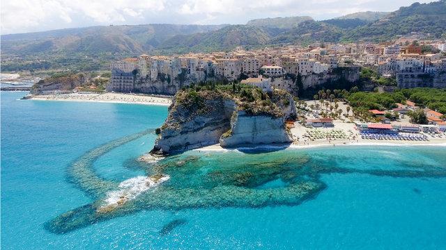 Hunting in CALABRIA:  Clubs, Laws and Legislation, Communities and Demographics.