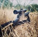Remington 770 в калибре 30-06: Честный отзыв охотника

Remington 770 в калибре 30-06 – карабин, который вызывает много споров в охотничьей среде. Кто-то считает его бюджетным вариантом для начинающих, кто-то – вполне рабочим инструментом. Я, как человек, не первый год в лесу, поделюсь своим опытом и постараюсь дать объективную оценку этой модели.

Что за зверь такой – Remington 770?

Это, без сомнения, карабин эконом-класса. Remington 770 позиционируется как доступное оружие для тех, кто хочет попробовать охоту, не вкладывая сразу огромные деньги.  И это во многом определяет его особенности.

Конструктивные особенности и системы:

Затворная группа: Классический продольно-скользящий затвор с двумя боевыми упорами. Работает достаточно надежно, но требует привыкания – ход не самый плавный, особенно у новых экземпляров.

Ствольная коробка:  Изготовлена из стали, но обработка поверхности оставляет желать лучшего. Со временем может появиться коррозия, если не ухаживать должным образом.

Ударно-спусковой механизм (УСМ):  Регулировки, как правило, нет. Спуск может быть немного "ватным" и длинным, что требует практики.

Магазин: Отъемный, коробчатого типа, вместимость 4 патрона + 1 в патроннике. Магазины – слабое место модели, часто встречаются нарекания на подачу патронов.

Ложа:  Пластиковая, с насечками для удобства удержания.  Не отличается изысками, но свою функцию выполняет. Часто встречаются варианты с предустановленной оптикой.

Remington 770 в России: особенности владения

В России Remington 770 в калибре 30-06 пользуется определенной популярностью благодаря своей доступности. Важно учитывать следующие моменты:

Доступность запчастей:  В случае поломки, найти запчасти может быть проблематично, особенно в отдаленных регионах.

Тюнинг:  Возможности тюнинга ограничены.  Замена ложи, УСМ или установка планки Weaver – наиболее распространенные варианты.

Качество сборки:  Важно внимательно осматривать карабин при покупке, так как встречаются экземпляры с дефектами сборки.

Калибр 30-06: универсальный солдат

Калибр 30-06 Springfield – один из самых распространенных и универсальных калибров в мире.  Он позволяет охотиться практически на любую дичь, обитающую в России:

Копытные: Лось, кабан, олень, косуля – для всех этих животных мощности 30-06 вполне достаточно.

Медведь: При использовании качественных пуль с хорошей проникающей способностью, 30-06 можно использовать и на медведя, хотя это и не оптимальный вариант.

Боровая дичь: При использовании легких пуль можно охотиться и на более мелкую дичь, такую как глухарь или тетерев.

Почему Remington 770 имеет ценность (несмотря на недостатки)?

Цена:  Главное преимущество – доступная цена. Это отличный вариант для тех, кто только начинает свой охотничий путь и не готов тратить большие деньги на более дорогие модели.

Универсальность калибра:  30-06 – это калибр, который позволяет охотиться на широкий спектр дичи.

Простота конструкции:  Несмотря на недостатки, Remington 770 – это достаточно простой и надежный карабин, который не требует сложного обслуживания.

Плюсы и минусы Remington 770:

Плюсы:

Доступная цена

Универсальный калибр

Простота конструкции

Минусы:

Невысокое качество изготовления

Проблемы с магазинами

Неудобный УСМ

Ограниченные возможности тюнинга

Сложности с запчастями

Почему выбирают Remington 770?

Выбор Remington 770 – это осознанный компромисс. Его выбирают те, кто:

Ограничен в бюджете

Ищет универсальный карабин для разных видов охоты

Готов мириться с недостатками ради доступной цены

Рассматривает его как "рабочую лошадку", а не предмет роскоши

Опыт с последней охоты:

В прошлом сезоне с Remington 770 в 30-06 добыл двух кабанов. Дистанция была около 120 метров.  Использовал патроны Norma Oryx 180 gr.  Карабин отработал штатно, хотя перед охотой пришлось повозиться с магазином – плохо подавал патроны. В целом, результатом доволен, но в следующий раз, наверное, возьму что-то более надежное.

Вывод:

Remington 770 в калибре 30-06 – это бюджетный карабин со своими плюсами и минусами.  Он подойдет тем, кто ищет доступное и универсальное оружие для охоты.  Однако, стоит учитывать его недостатки и быть готовым к возможному "колхозу" и доработкам.  Если вы готовы потратить больше денег, то лучше обратить внимание на более качественные модели.  Но если бюджет ограничен, Remington 770 может стать неплохим вариантом для начала. Главное – подходить к выбору осознанно и не ждать от него чудес.