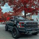 Ford F-150 Raptor: Мощь и проходимость для настоящих охотников
Ford F-150 Raptor — это легенда среди пикапов, идеально подходящих для охоты. Его мощный двигатель, усиленная подвеска и внушительный клиренс позволят без труда добраться до самых отдаленных уголков дикой природы. Просторный кузов легко вмещает охотничье снаряжение, а передовая система полного привода гарантирует уверенность на любом покрытии