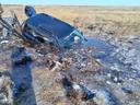 В Амурской области рыбак на внедорожнике попытался как можно ближе подъехать к избранному для лова месту, но автомобиль провалился в воду на тонком льду.

Сам рыбак успел выбраться из уходящего под воду автомобиля. Машина наполовину завязла в воде. Водитель вызвал спасателей.

Прибывшие на место аварии специалисты вынуждены были вызывать технику из местной пожарной части, чтобы вытащить автомобиль из водоема, отмечает «МК в Хабаровске».
