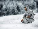 Лучшая экипировка для зимней охоты

Зимняя охота требует специальной экипировки, которая защитит от холода и не ограничит подвижность. Важно выбирать слои одежды из влагозащитных и дышащих материалов, чтобы тепло удерживалось, но лишняя влага не накапливалась. Термоноски, подкладка с флисом и защитные чехлы для оружия — обязательные элементы для зимней охоты. Термосы и небольшие химические грелки также помогут избежать переохлаждения.

Полезные ссылки: https://www.huntworld.ru/blog/kak-vybrat-zimniy-kostyum-dlya-okhoty/

#охота #зимняяохота #экипировка #охотничийсезон #защитаотхолода