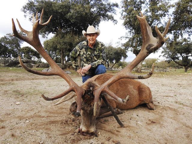 Jagd im Val-de-Travers (Kanton Neuenburg, Schweiz): Geografische Besonderheiten, Jagdmethoden, Wildbestände, Jagdzeiten, Organisationen, Regeln und Bräuche
