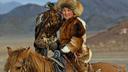 In Kazakhstan and Kyrgyzstan, and before, and now they hunt with the help of golden eagles. These birds tamed by man are excellent hunter's assistants. There are even competitions for the extraction of a fox or a hare with the help of a golden eagle. Such hunters are called berkutchi. There are about a hundred of them in Kazakhstan. Scientists during the excavations found the bones of golden eagles in the sites of primitive people. Thus, archaeological sensations proved that fishing for small animals with the help of birds of prey was popular among the Turkic peoples three millennia ago. This ancient method of hunting was described in detail in the book of the traveler from Venice, Marco Polo, who lived in the thirteenth century.