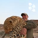 🐆 Lov na leoparde - rubrika "pitanja i odgovori" ⁉️

❓ Gdje preporučate otići po veliki i lijepi trofej?
✅ U Namibiju! Zemljište na sjeveru ili zapadu zemlje. Životinje su tamo velike i ima ih u izobilju.

❓ Koliko košta afrički leopard?
✅ Lov u Namibiji će koštati 28.500 dolara

❓ Što je uključeno u cijenu lova?
✅ Organizacija lova i lovočuvarske usluge, 1 trofej leoparda, smještaj, hrana, prijevoz i mamac (impala, oryx).

❓ Trebaju li Namibiji posebna cijepljenja i druge preventivne zdravstvene mjere?
✅ Ne, Namibija je zona slobodna od malarije, žute groznice, cece mušica i drugih stvari.

❓ Koje je najbolje vrijeme za odlazak kako biste osigurali osvajanje trofeja?
✅ Najbolje vrijeme za lov na leoparda je od svibnja do listopada.

❓ Kada mogu rezervirati lov?
✅ Upravo sada, dok su dostupni najbolji uvjeti i licence!