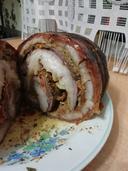 Праздники не за горами. Можно планировать стол

Рулет мясной - " новогодний огонёк".

Для блюда нам потребуется, брюшина молоденькой и не слишком жирной поросюшки, мясо л